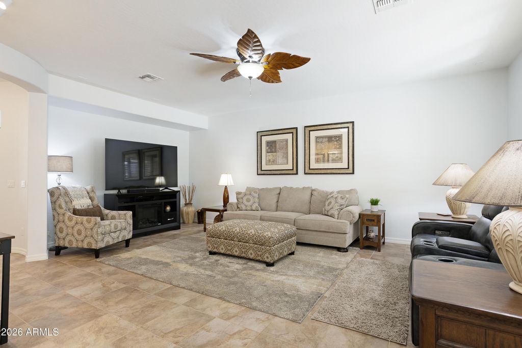 Image 17 of property listing at 32269 N LARKSPUR Drive, San Tan Valley, AZ 85143