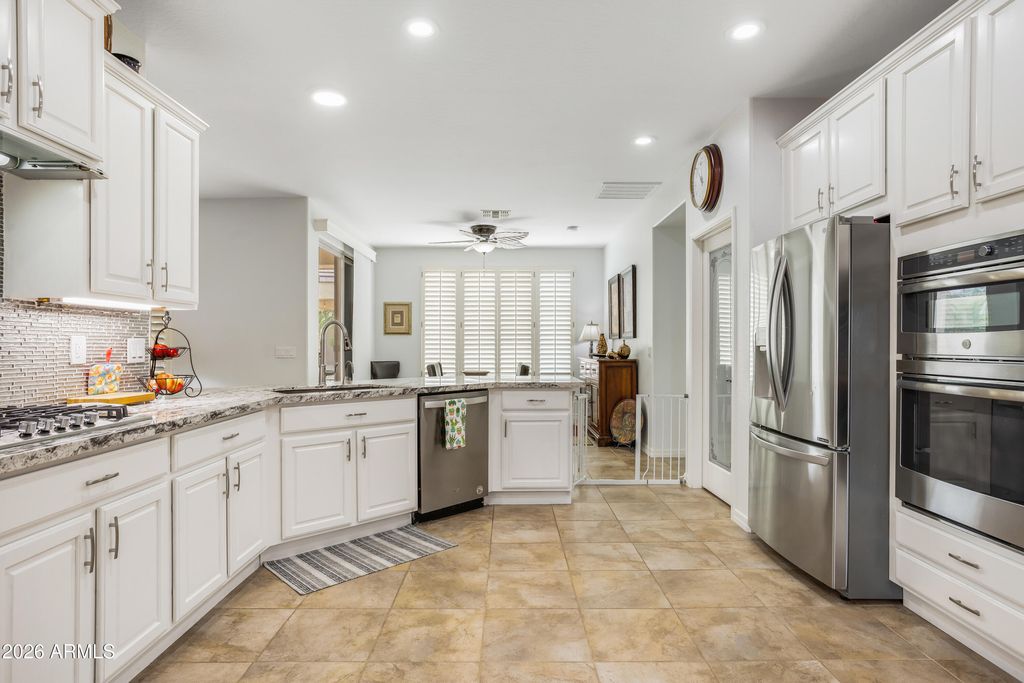 Image 20 of property listing at 32269 N LARKSPUR Drive, San Tan Valley, AZ 85143