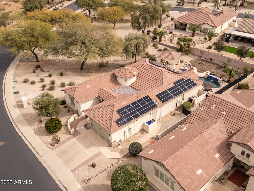 Image 5 of property listing at 32269 N LARKSPUR Drive, San Tan Valley, AZ 85143