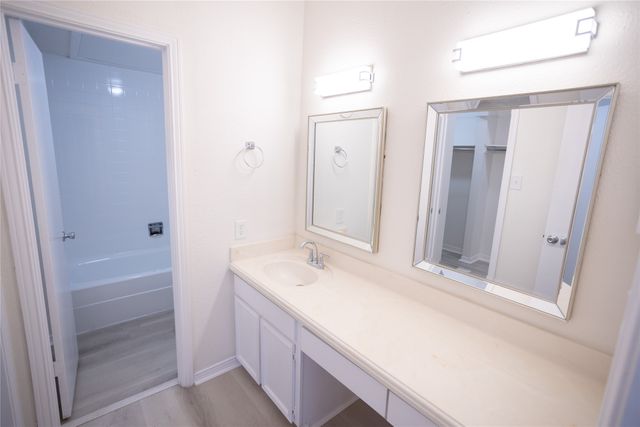 4403 Bellaire Drive S 222S, Fort Worth, TX 76109