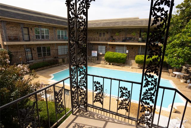 4403 Bellaire Drive S 222S, Fort Worth, TX 76109
