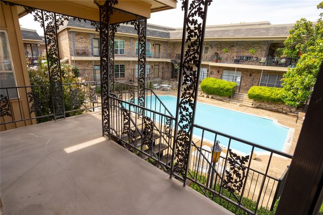 4403 Bellaire Drive S 222S, Fort Worth, TX 76109