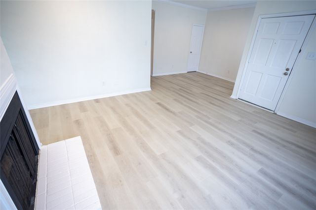 4403 Bellaire Drive S 222S, Fort Worth, TX 76109