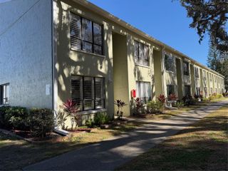 1761 CUPECOY CIRCLE 1, Lutz, FL 33558