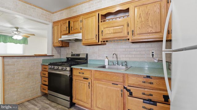 6914 ELKINS AVE, Oxon Hill, MD 20745