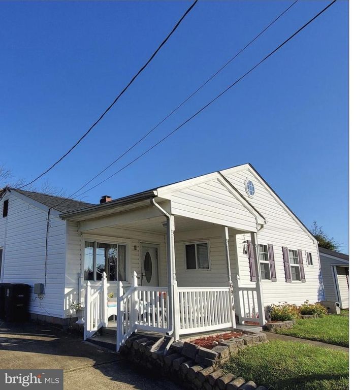 Image 1 of property listing at 6914 ELKINS AVE, Oxon Hill, MD 20745