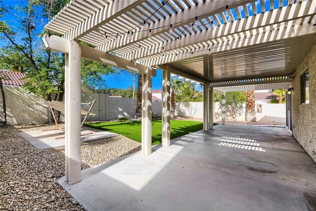 9400 Alameda Harbor Avenue, Las Vegas, NV 89117