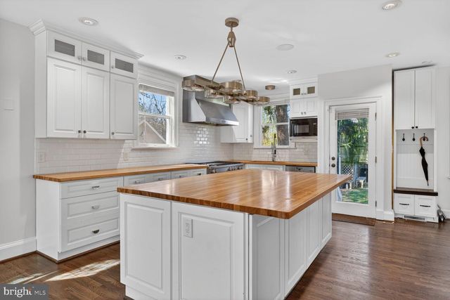 4701 CUMBERLAND AVE, Chevy Chase, MD 20815