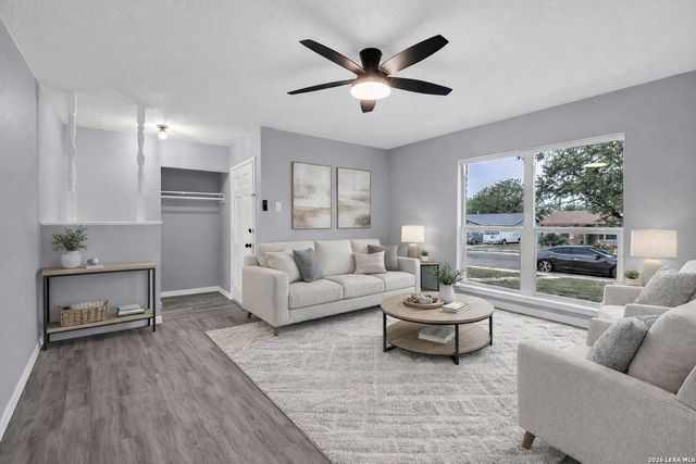 137 Stapleton St., San Antonio, TX 78227