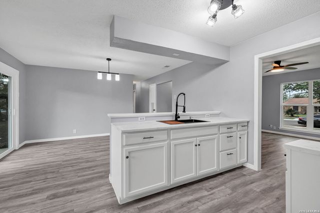 137 Stapleton St., San Antonio, TX 78227