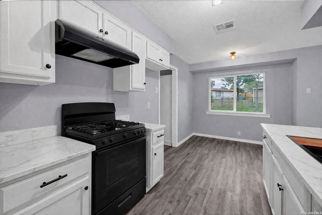 137 Stapleton St., San Antonio, TX 78227