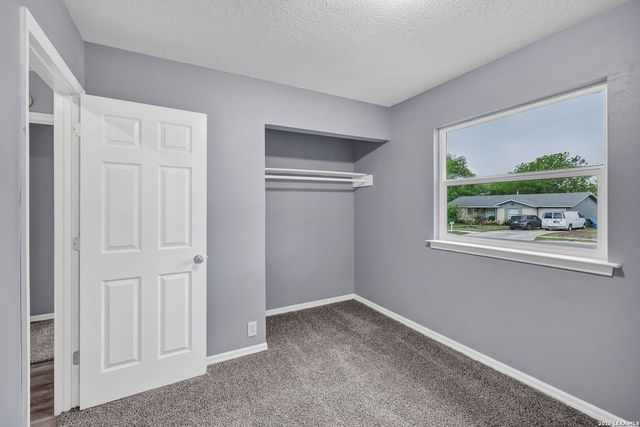 137 Stapleton St., San Antonio, TX 78227