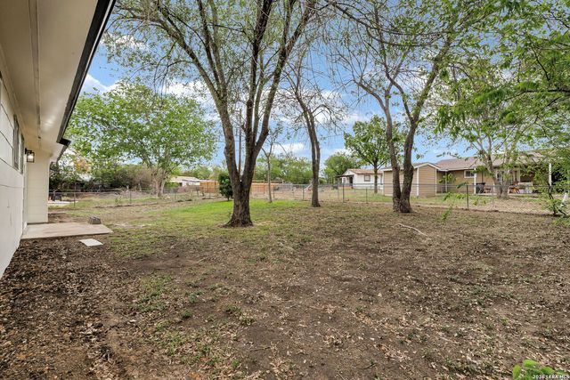 137 Stapleton St., San Antonio, TX 78227