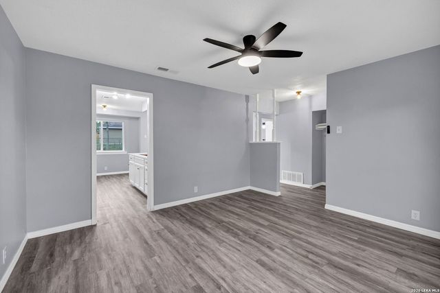 137 Stapleton St., San Antonio, TX 78227