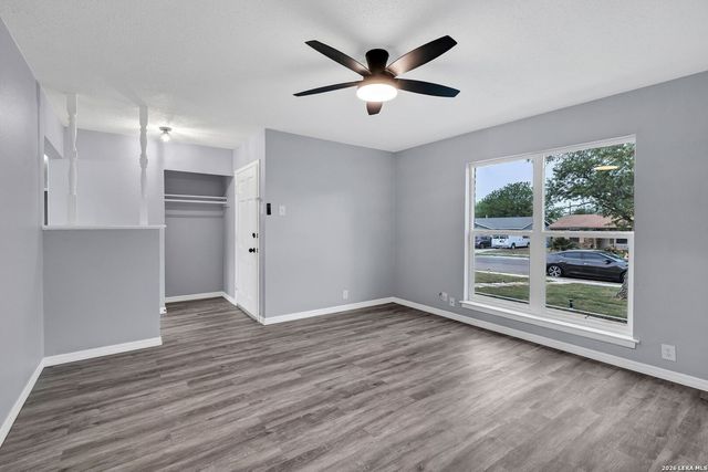 137 Stapleton St., San Antonio, TX 78227