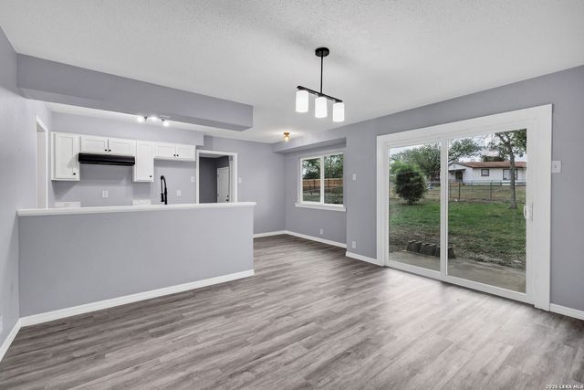 137 Stapleton St., San Antonio, TX 78227