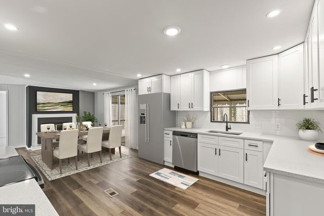 8287 PLEASANT VALLEY RD, Stewartstown, PA 17363