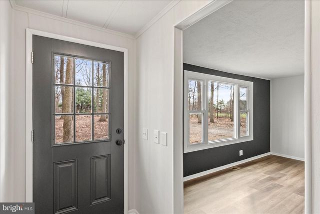 8287 PLEASANT VALLEY RD, Stewartstown, PA 17363