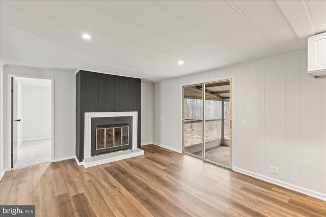 8287 PLEASANT VALLEY RD, Stewartstown, PA 17363