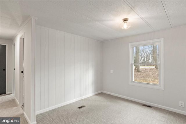 8287 PLEASANT VALLEY RD, Stewartstown, PA 17363