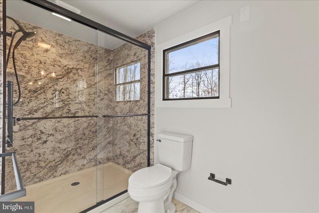 8287 PLEASANT VALLEY RD, Stewartstown, PA 17363