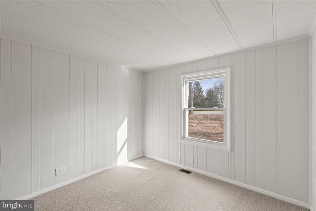 8287 PLEASANT VALLEY RD, Stewartstown, PA 17363