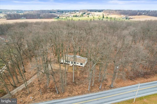 8287 PLEASANT VALLEY RD, Stewartstown, PA 17363