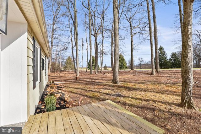 8287 PLEASANT VALLEY RD, Stewartstown, PA 17363