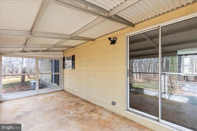 8287 PLEASANT VALLEY RD, Stewartstown, PA 17363