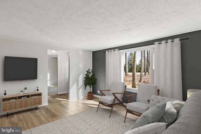 8287 PLEASANT VALLEY RD, Stewartstown, PA 17363