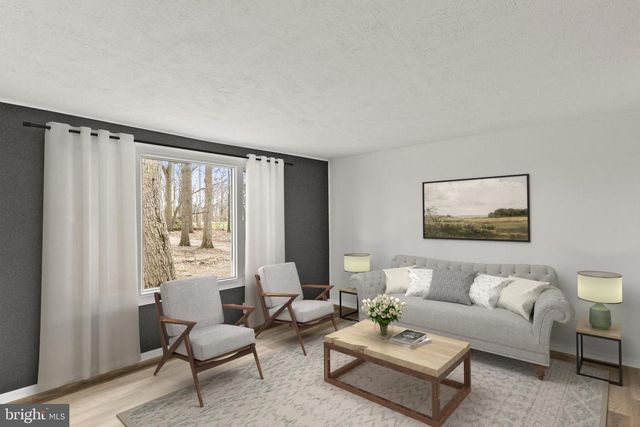 8287 PLEASANT VALLEY RD, Stewartstown, PA 17363