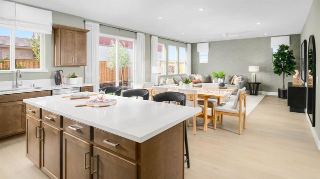 1417 Artisan Ln, Modesto, CA 95356