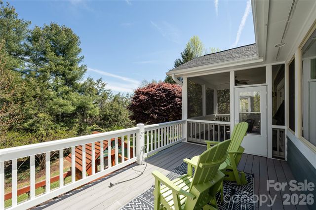 102 Brookhollow Drive, Flat Rock, NC 28731