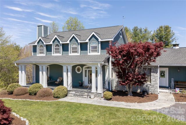 102 Brookhollow Drive, Flat Rock, NC 28731