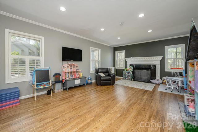 102 Brookhollow Drive, Flat Rock, NC 28731