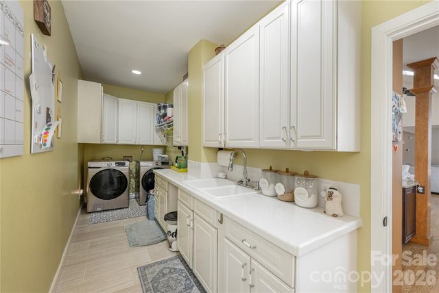 102 Brookhollow Drive, Flat Rock, NC 28731