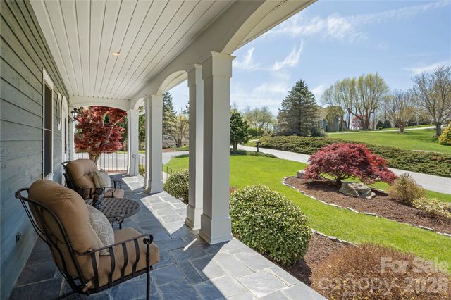 102 Brookhollow Drive, Flat Rock, NC 28731