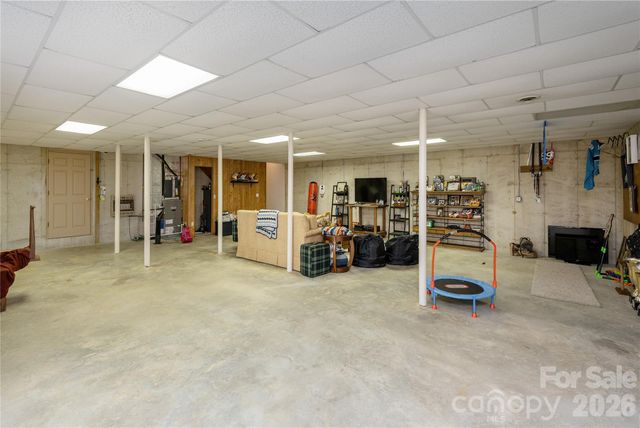 102 Brookhollow Drive, Flat Rock, NC 28731