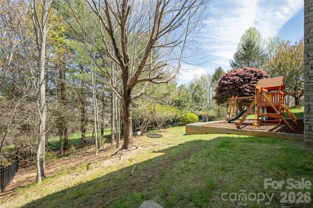 102 Brookhollow Drive, Flat Rock, NC 28731