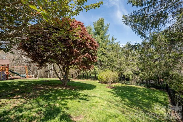 102 Brookhollow Drive, Flat Rock, NC 28731
