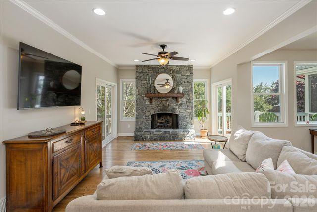 102 Brookhollow Drive, Flat Rock, NC 28731