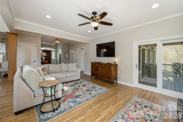 102 Brookhollow Drive, Flat Rock, NC 28731