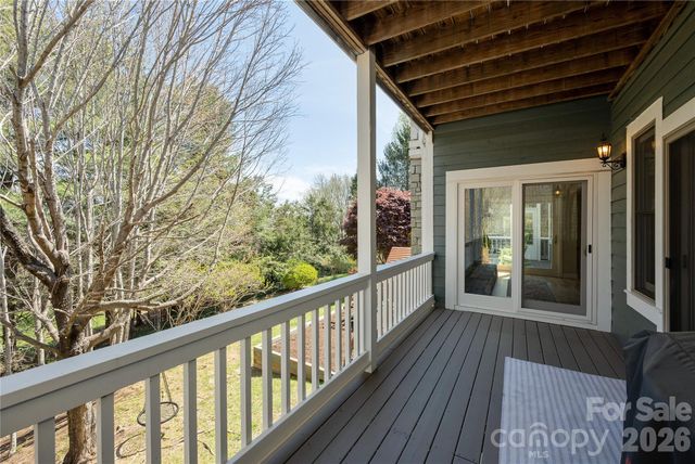 102 Brookhollow Drive, Flat Rock, NC 28731