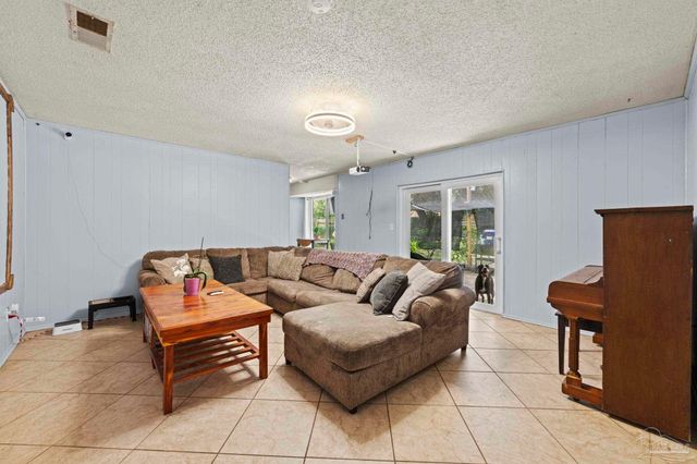 3104 Fayal Dr, Pensacola, FL 32526