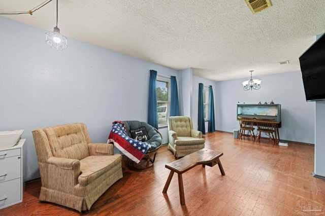 3104 Fayal Dr, Pensacola, FL 32526