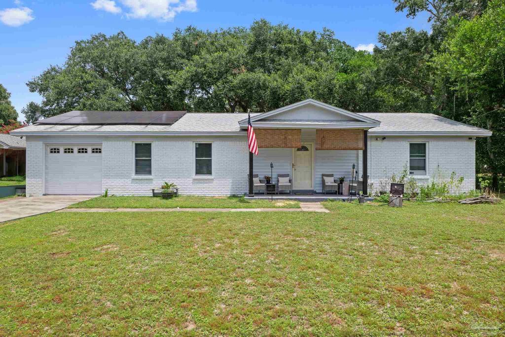 3104 Fayal Dr, Pensacola, FL 32526