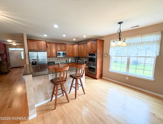80 Cromwell Lane, Jackson, NJ 08527