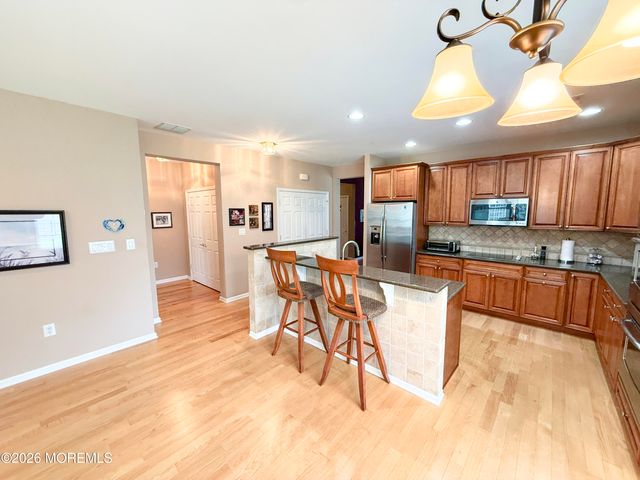 80 Cromwell Lane, Jackson, NJ 08527