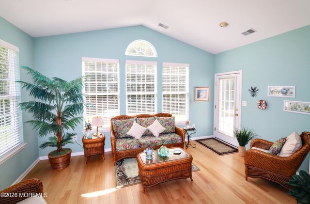 80 Cromwell Lane, Jackson, NJ 08527