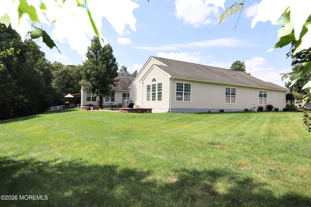 80 Cromwell Lane, Jackson, NJ 08527